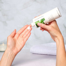 Cargar imagen en el visor de la galería, ALOE CLEANSING MILK