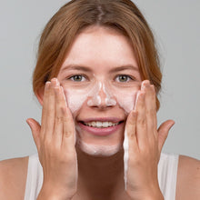 Cargar imagen en el visor de la galería, WHITE TEA CLEANSING MOUSSE