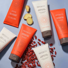 Cargar imagen en el visor de la galería, ENERGIZING SHOWER GEL - GINGER & GOJI BERRY