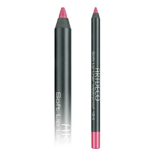 Cargar imagen en el visor de la galería, La fórmula de Soft Lip Liner ha sido específicamente desarrollada para garantizar un efecto de larga duración. Una vez seco se vuelve resistente al roce y al agua. Su agradable textura cremosa asegura una aplicación simple y precisa. Soft Lip Liner se puede difuminar y se caracteriza por su intensa cobertura y alta opacidad. Contiene anti-oxidantes naturales y Vitamina E. Sin fragancias añadidas.