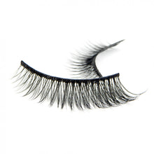 Cargar imagen en el visor de la galería, Pestañas de pelo natural, cosidas a mano, Strip Lashes es una tira de pestañas reutilizable que se coloca y retira fácilmente. Resaltan y dan profundidad a la mirada y son perfectas para clientes con pestañas cortas o escasas.