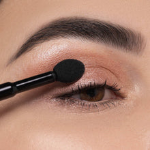 Cargar imagen en el visor de la galería, Eyeshadow 112 - Pearly In-Crowd
