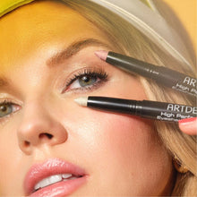 Cargar imagen en el visor de la galería, High Performance Eyeshadow Stylo 26 - At The Pier
